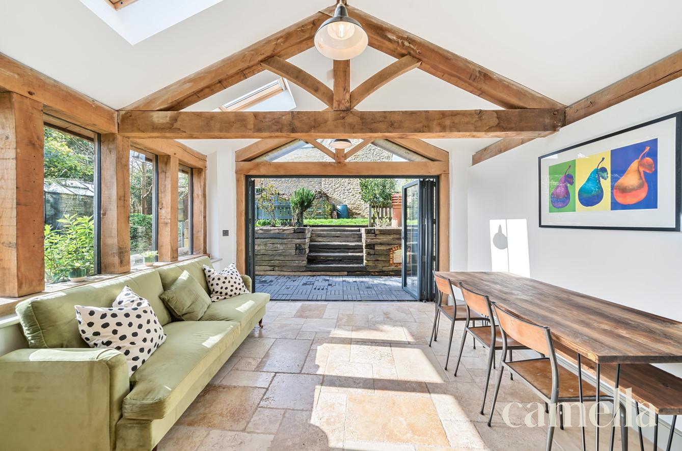 Tutton Hill, SN14