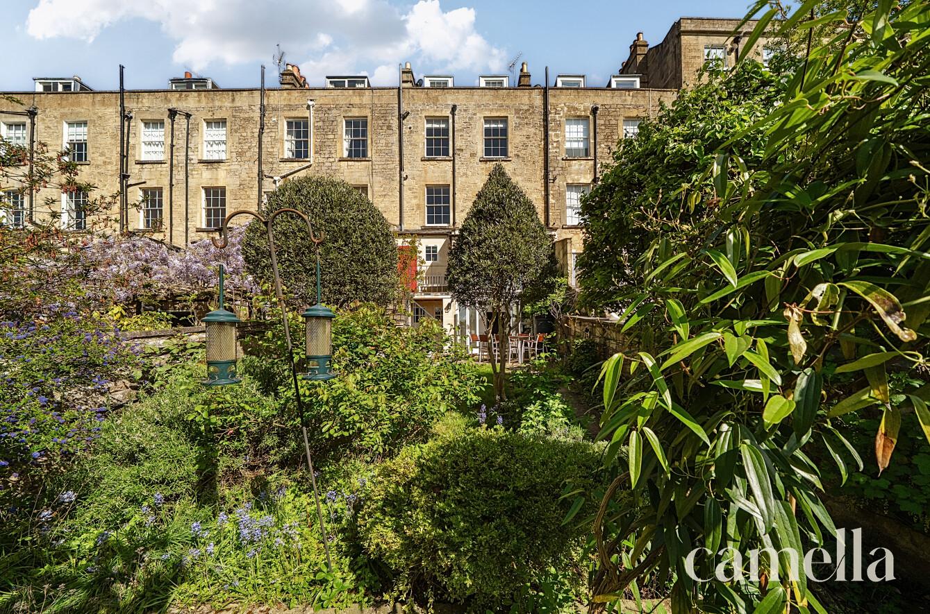 16 Elm Place, BA2