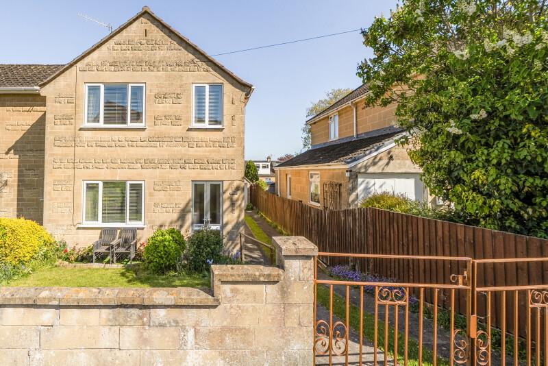 Holcombe Close, BA2